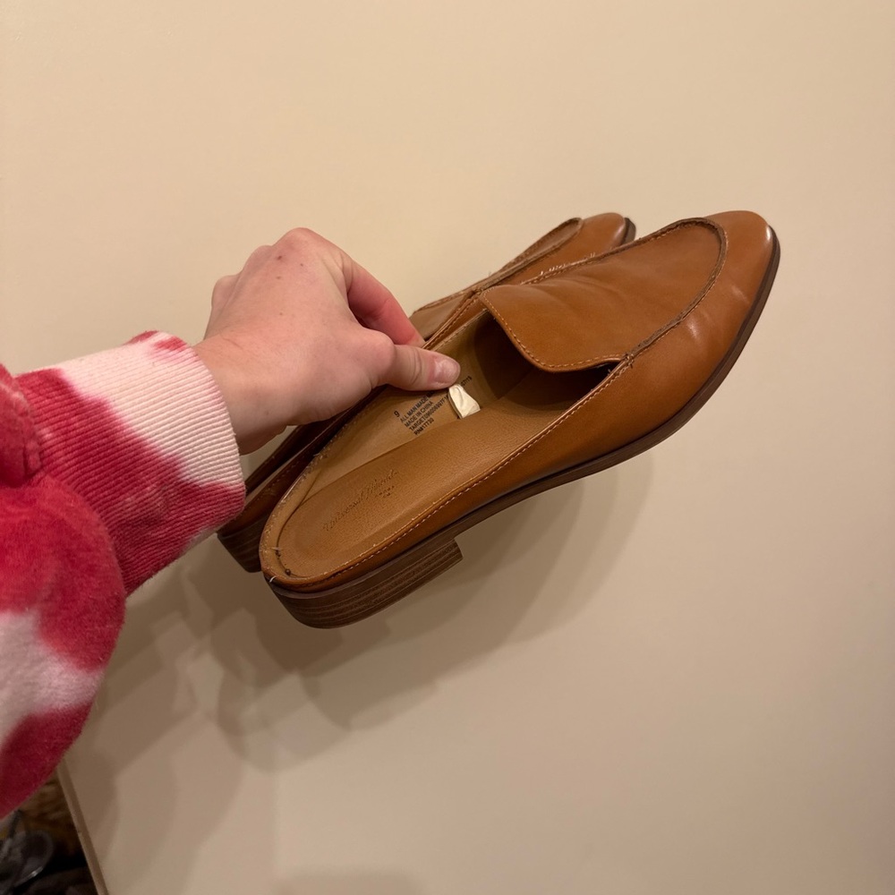 Universal Thread Tan Mules